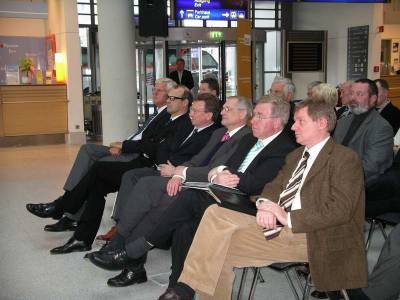 Zuh�rer in der ersten Reihe: Dr. Peter Paziorek,  MDB -  Dr. Wolfgang Kirsch, Dir. LWL - Dr. Markus Pieper, MD EP, um nur einge der Ehreng�ste zu nennen.