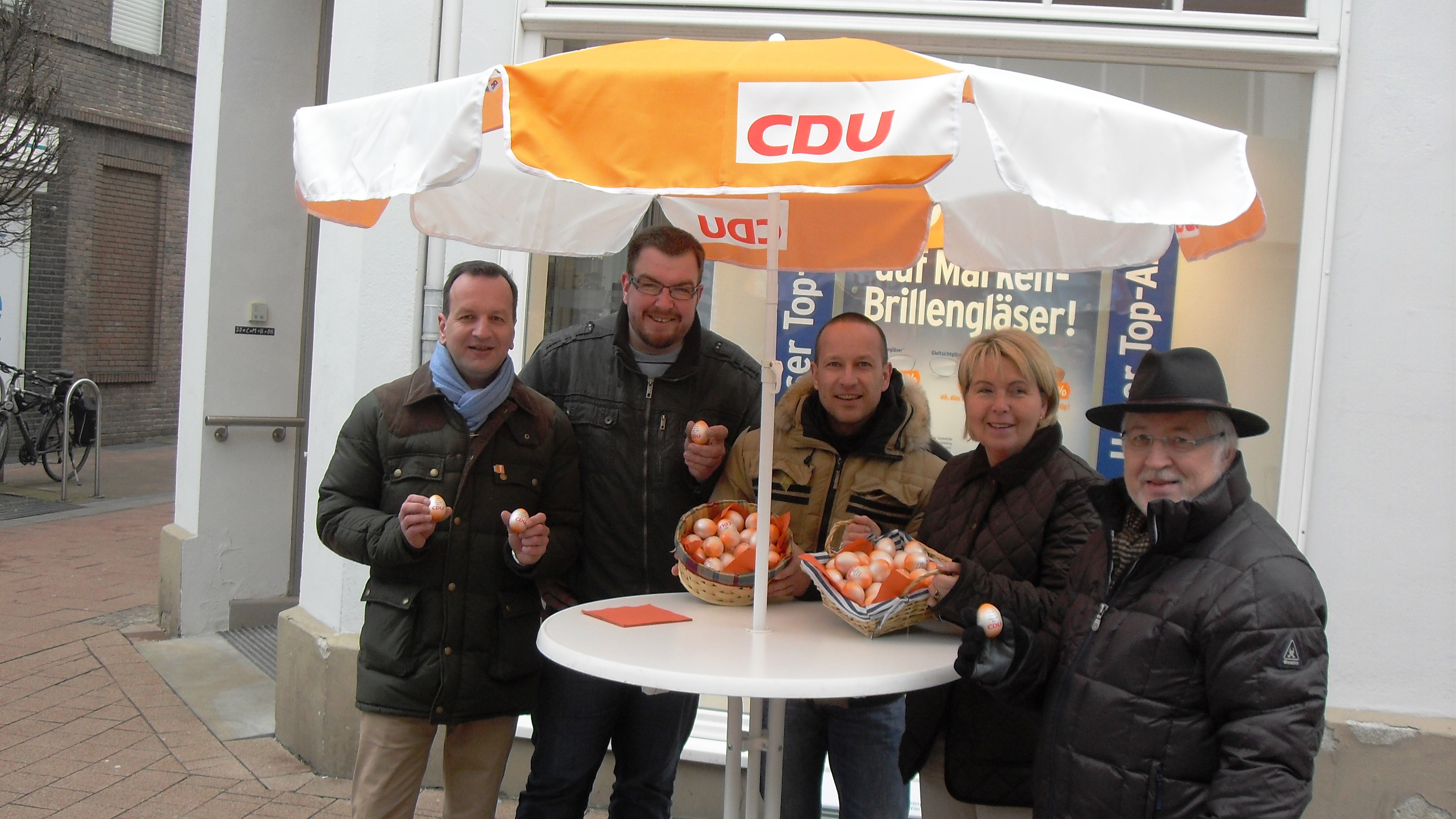 Mitglieder des Vorstandes und der Fraktion in Beckum: Christoph Pundt (CDU-Vorsitzender), Matthias Wanger (JU-Vorsitzender), Andreas Khnel , Annette Twenhven-Ruhmann und Rudi Goriss.