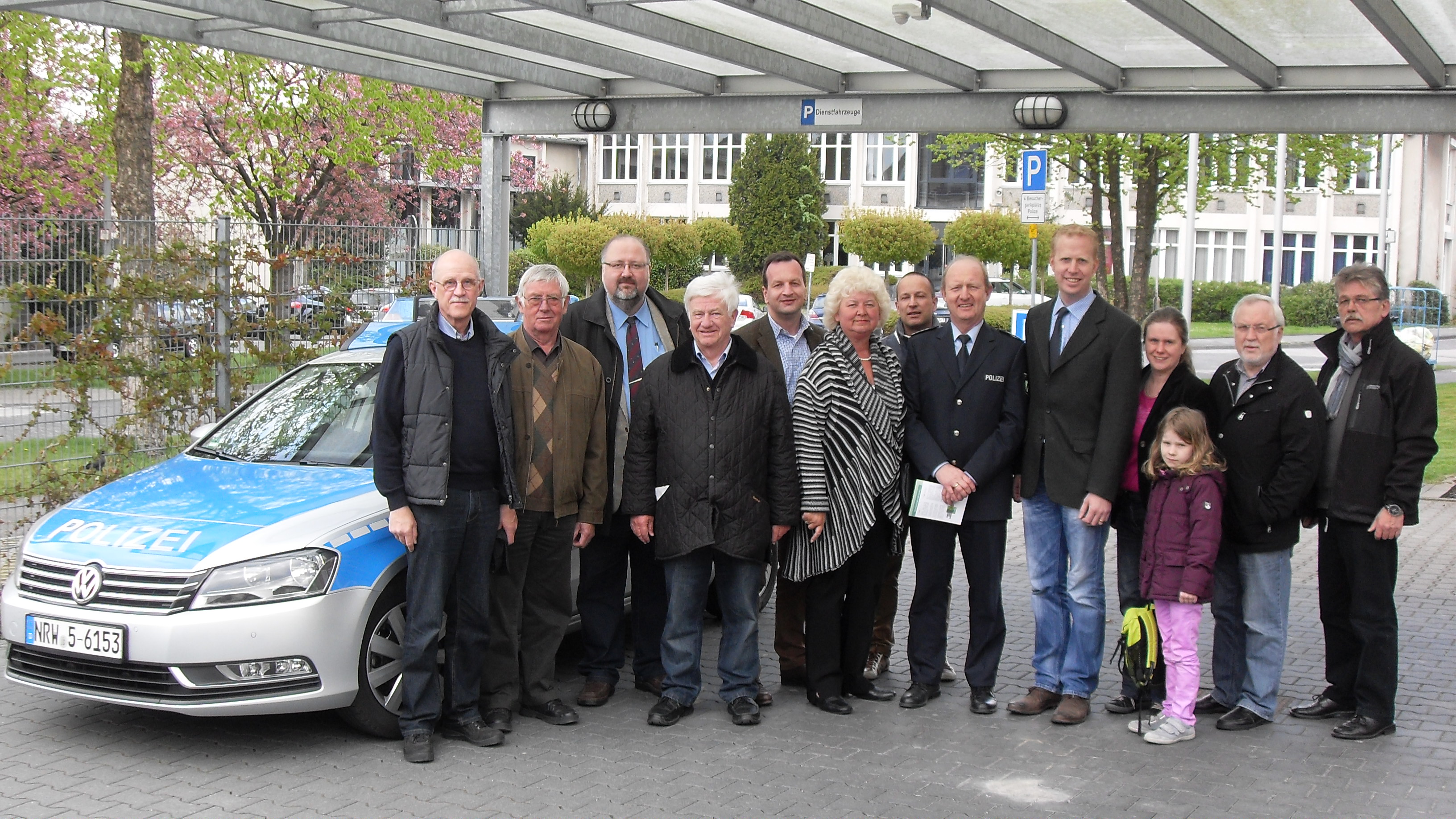  Mitglieder der Beckumer CDU-Fraktion waren jetzt zum Informationsaustausch Gast der Beckumer Polizeiwache. Mit dabei  Wachenleiter Werner Eckey und MdL Henning Rehbaum.  