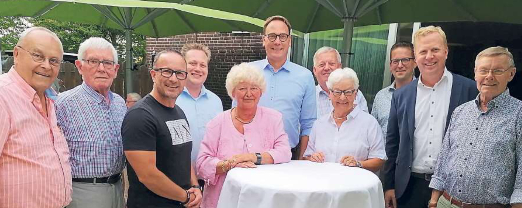Vorstand der CDU-Seniorenunion mit Bund-, Land-, Kreistags-Abgeordneten, CDU-Fraktionschef, Vorsitzender der Beckumer und Neubeckumer Ortsunion und der stellv. Brgermeisterin Resi Gerwing sowie Uschi Puke als Kreisvorsitzende der Seniorenunion