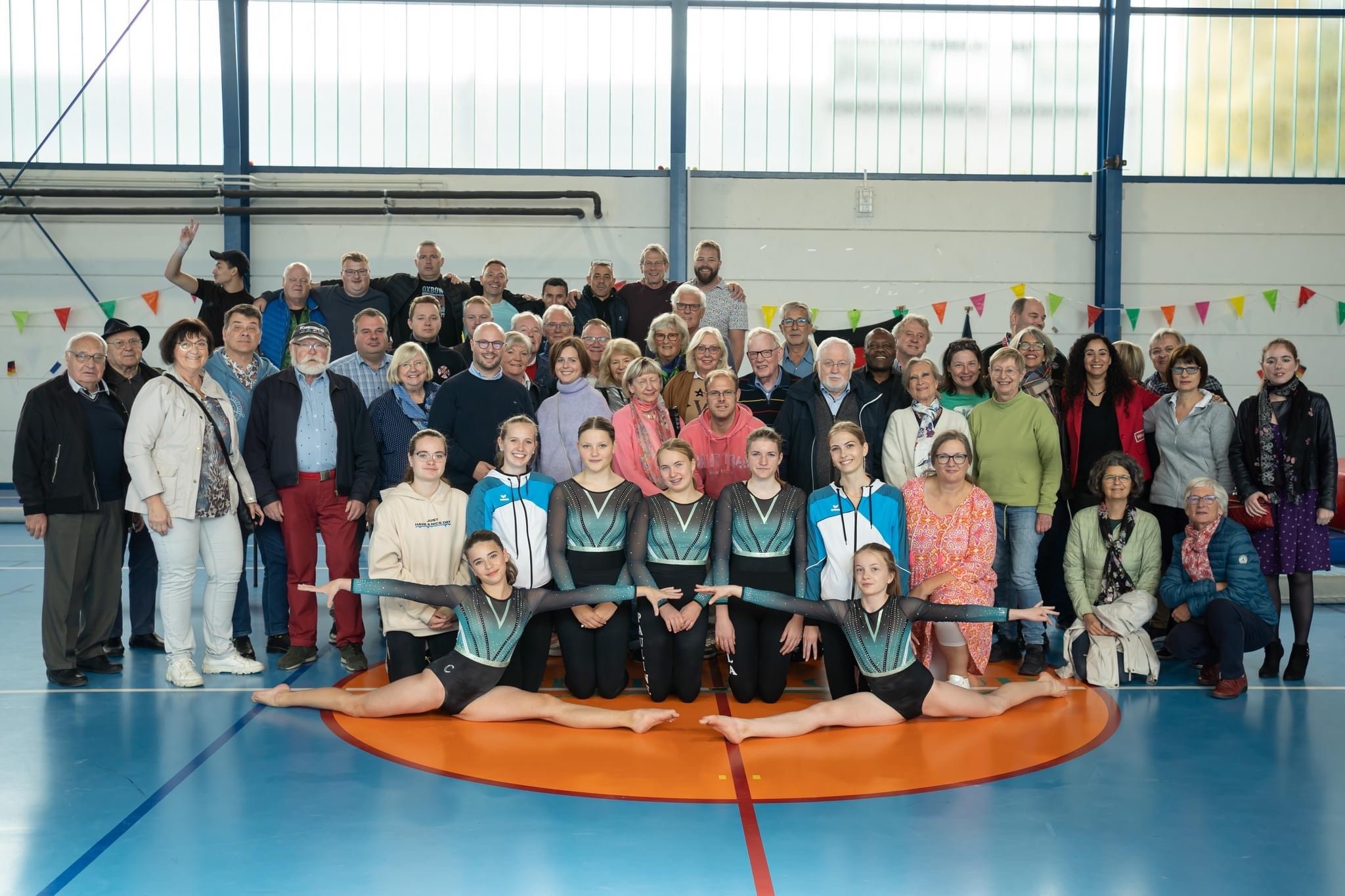 Foto der feiernden La-Celler und eingeladenen Gste aus Beckum 