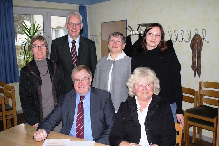 Im Mtterzentrum: v.l. Lisa Heese, Reinhold Sendker, Martin Mtherich, Martina Wiesrecker, Resi Gerwing und tessa Rentrup-Wintergalen